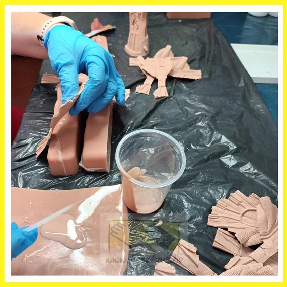 púdermentes kék nitrilkesztyű