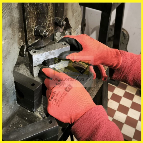 Tech Red+Black latex mártott szerelőkesztyű